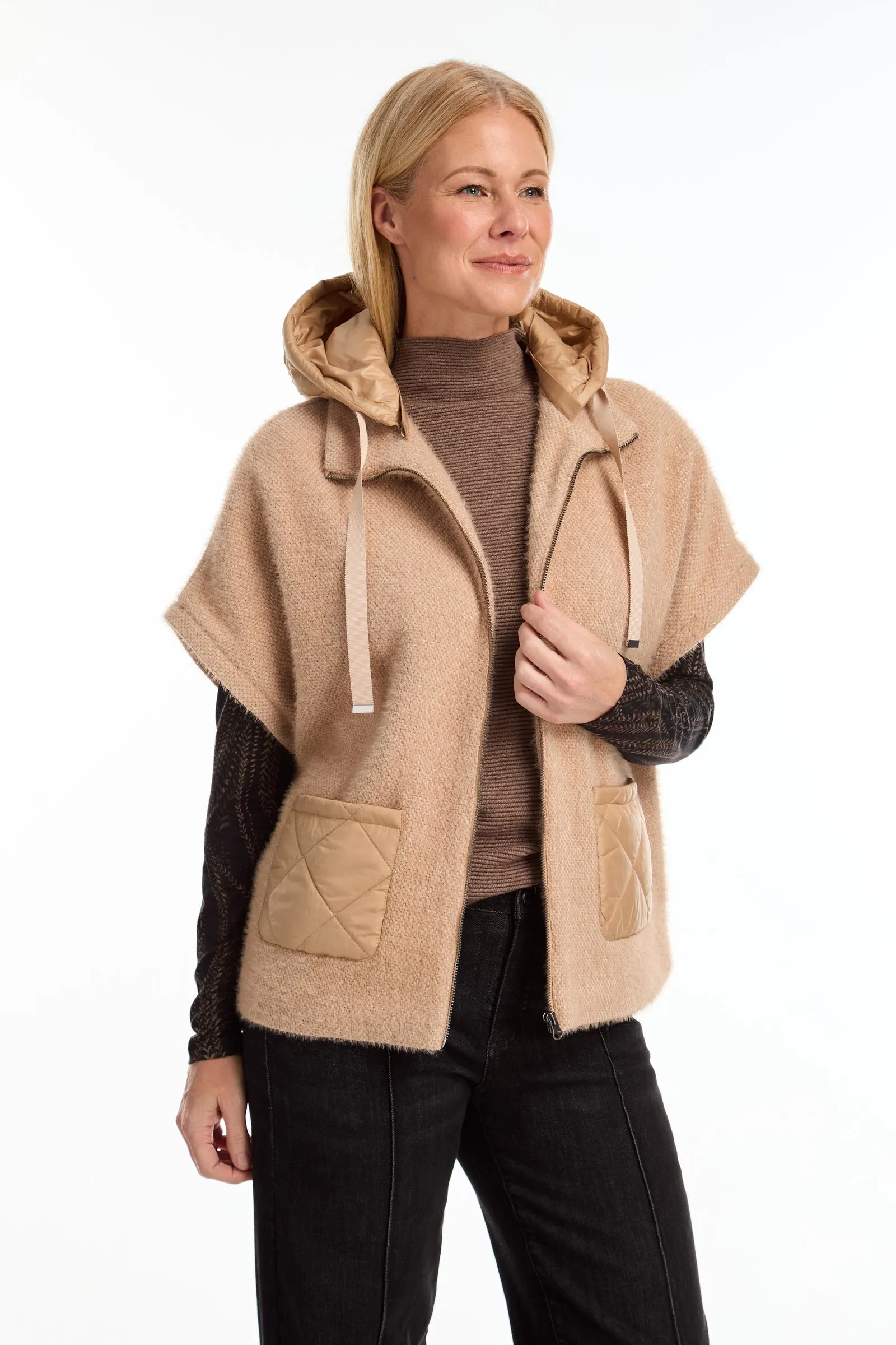 JACKET W/ DETACHABLE HOODIE